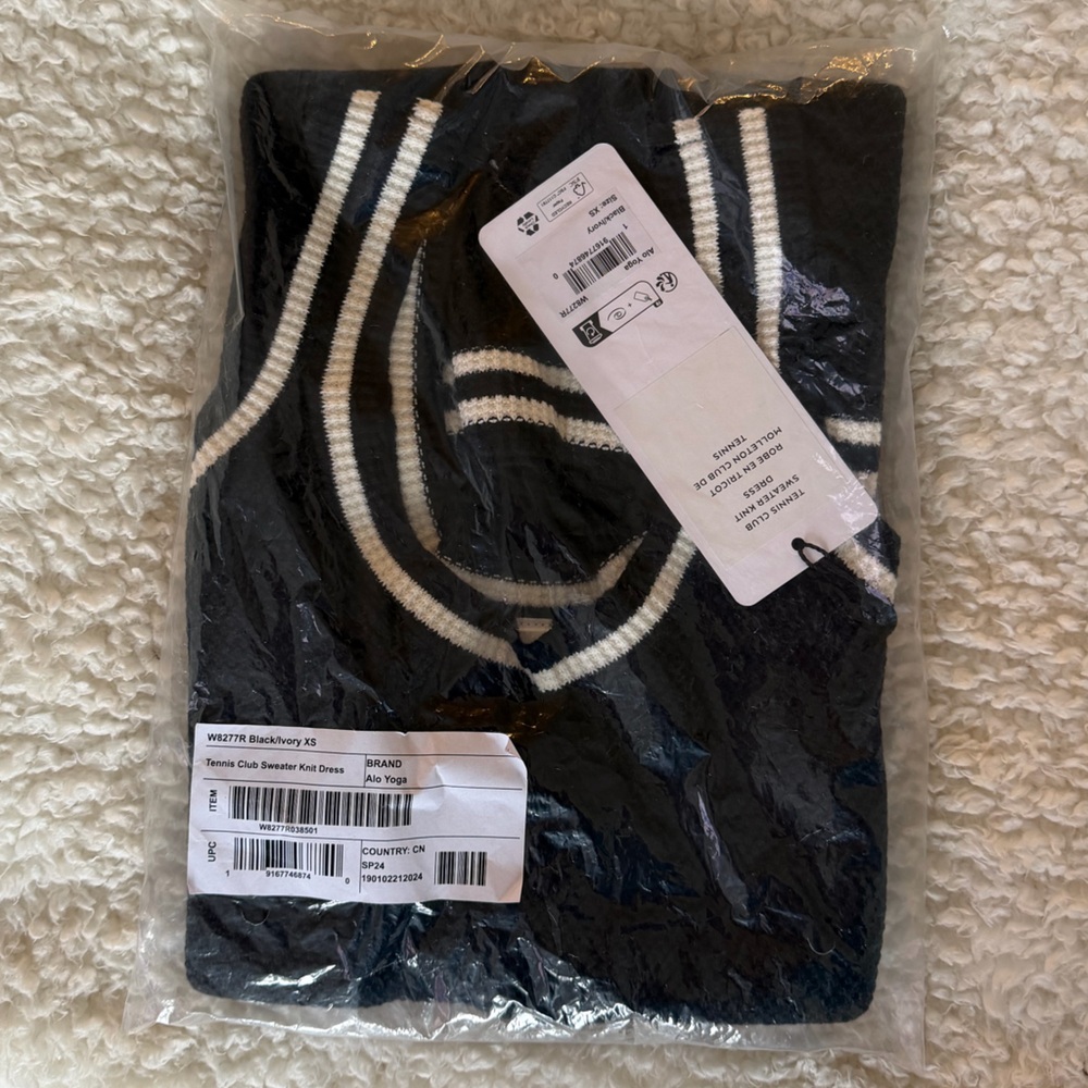 ALO Yoga Tennis Club Sweater Knit Mini Dress Black Ivory XS - Picture 5 of 7